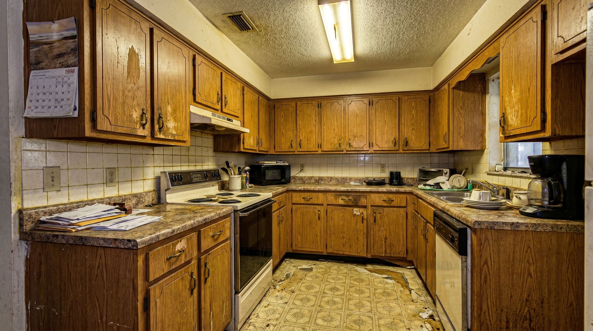Custom Kitchen Cabinets before renovation